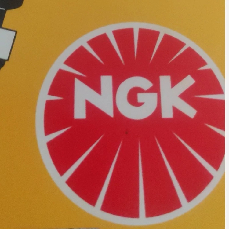 شمع NGK