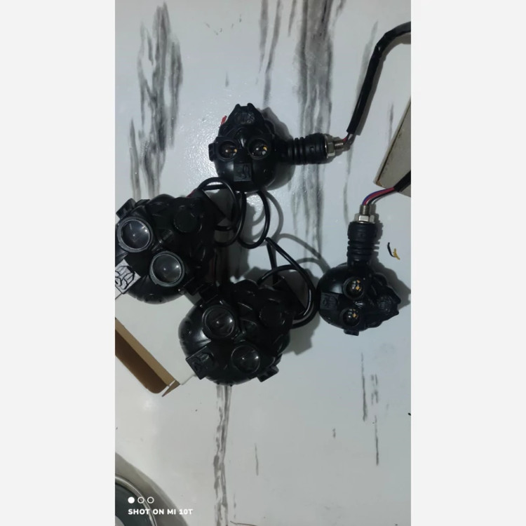 راهنما آدم آهنی